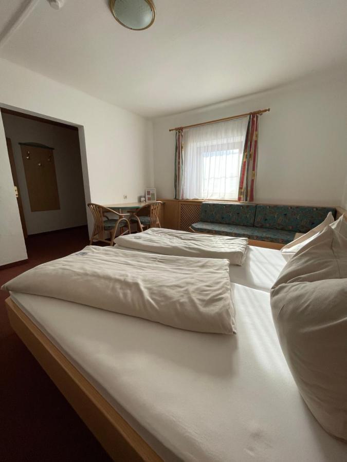 Hotel Die Metzgerstubn ซังคท์มิคาอิลอิมลุงเกา ภายนอก รูปภาพ